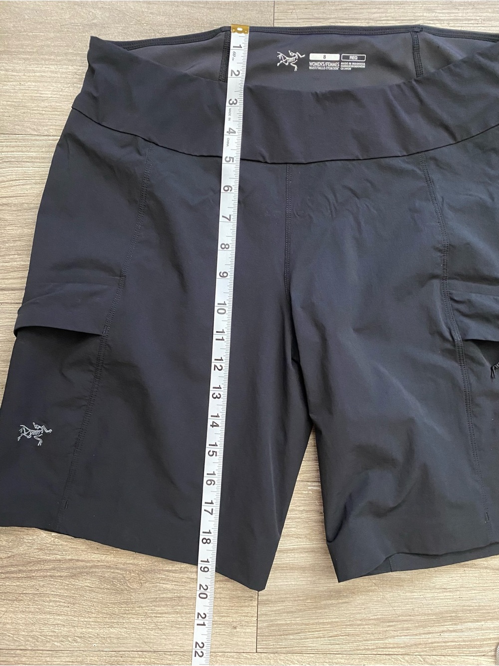 Arc'teryx Women's Sabria Black Hiking Athletic Shorts with Side Pockets - Picture 4 of 11